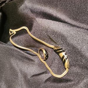 Avon Vintage Goldtone Snake Chain Necklace with Black Inlay + Ring